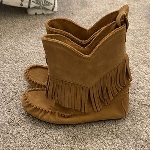Manitobah Mukluks Okotoks Fringe Boots Womens 7